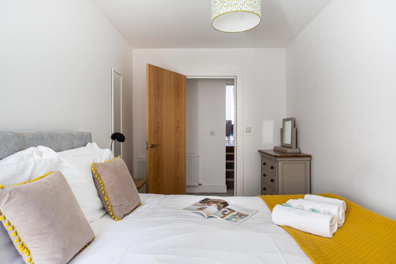 Modern Luxury Apartment, Sleeps 6, Best Location Белфаст Екстер'єр фото