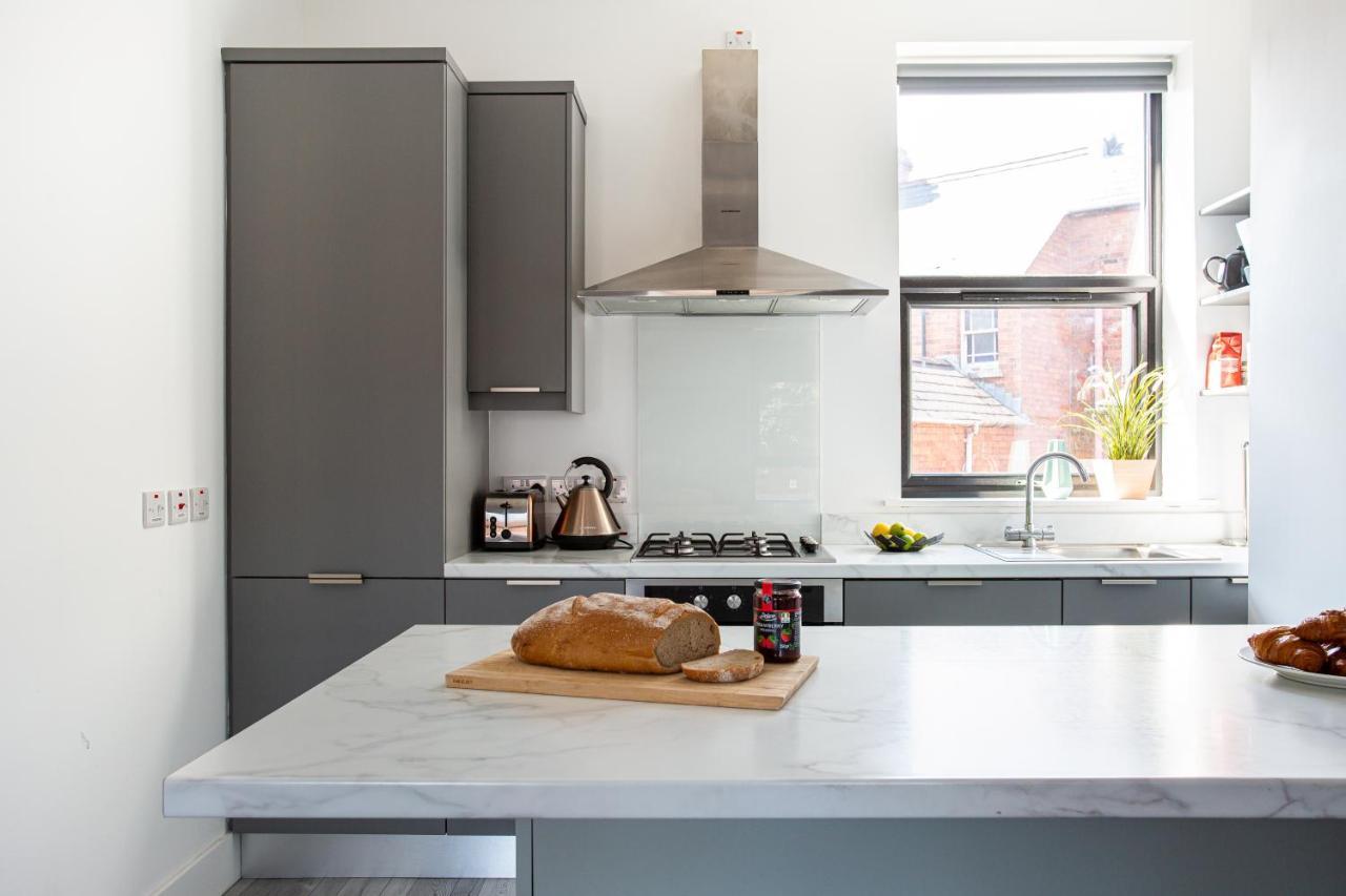 Modern Luxury Apartment, Sleeps 6, Best Location Белфаст Екстер'єр фото