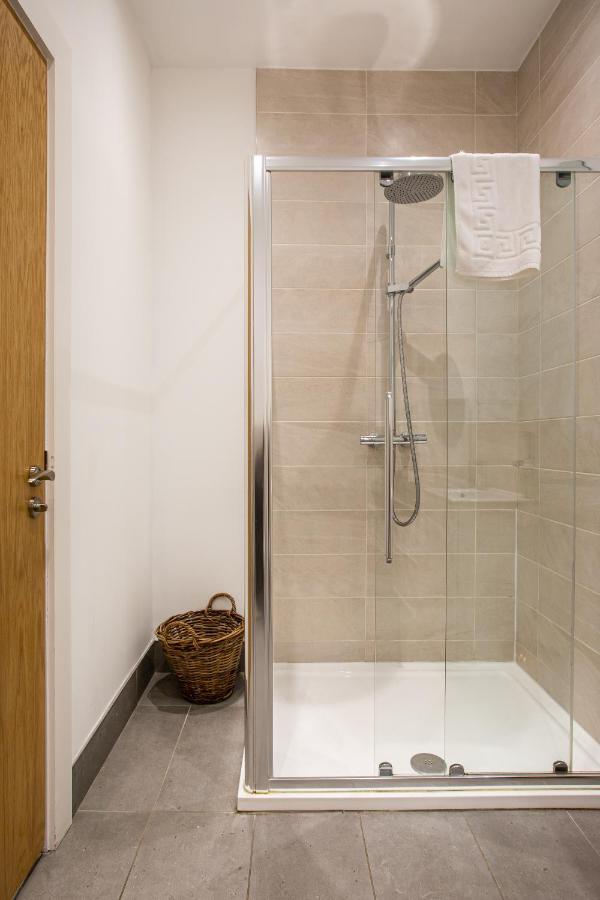Modern Luxury Apartment, Sleeps 6, Best Location Белфаст Екстер'єр фото